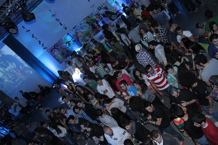 Online Collaborative Party